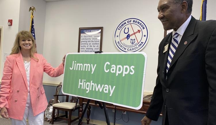 Jimmy Capps sign replica unveiled